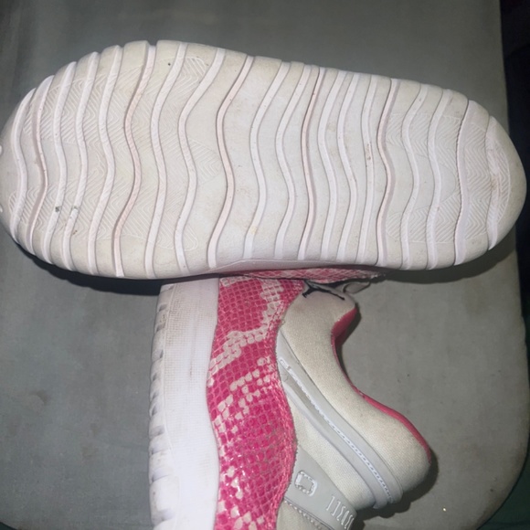 Pink snake Jordan - Picture 3 of 3